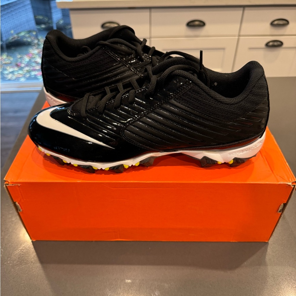 Nike - Vapor Shark (Football Cleat)
